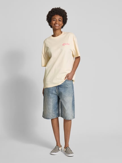 REVIEW Oversized T-Shirt mit Label-Print Offwhite 1