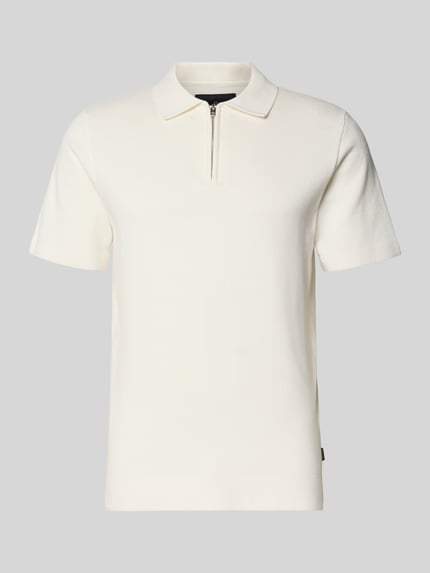 Produktfoto, Regular Fit Poloshirt mit Reißverschluss Modell 'MILANO' von Jack & Jones Premium, bawełniany miks, kolor kremowy, krój regular fit, kołnierzyk polo, krótki zamek, detal z logo, długość pleców w rozmiarze M: 68 cm
