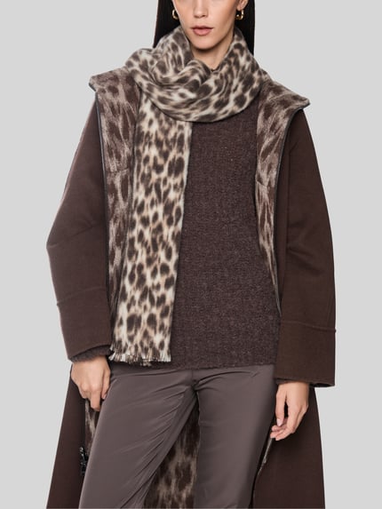 Marc Cain Schal aus reiner Schurwolle mit Label-Detail Mittelbraun 1