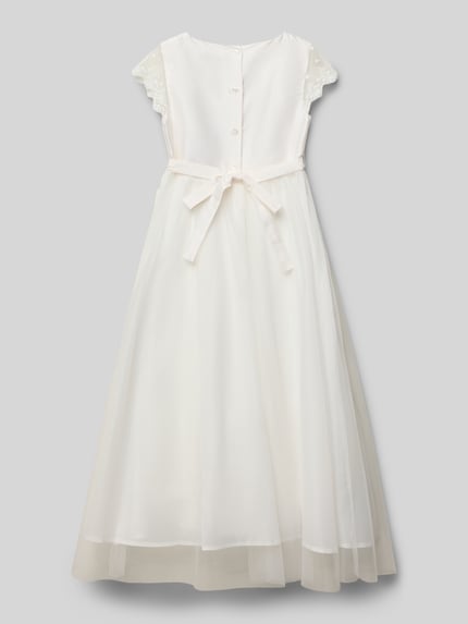 Meisje draagt Maxikleid mit Rundhalsausschnitt van Une Hautre Couture, wit, taillering, strik, knopen, rugaanzicht, geheel lichaam.