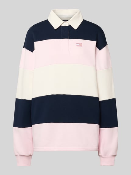 Produktfoto, Regular Fit Pullover aus reiner Baumwolle von Tommy Jeans in mehrfarbiger Optik mit Label-Stitching-Applikation, Polokragen, langarm, geripptem Ärmel- und Rumpfabschluss, Sweat-Material, reine Baumwolle.