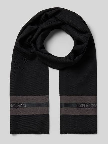 Produktfoto, Wollschal mit Seide-Anteil von Emporio Armani in Schwarz mit Kontraststreifen, Label-Stitching, ausgefranste Abschlüsse, rechteckige Form.