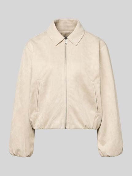 Produktfoto, beżowa Jacke in Leder-Optik mit Eingrifftaschen Modell 'DUVA' von FREE/QUENT, krój regular fit, materiał z domieszką stretchu, kołnierz wykładany, suwak, długość tyłu w rozmiarze S 53 cm, szerokość ramion w rozmiarze S 46 cm, szerokość klatki piersiowej w rozmiarze S 52 cm, długość rękawa w rozmiarze S 55 cm, jednolita faktura