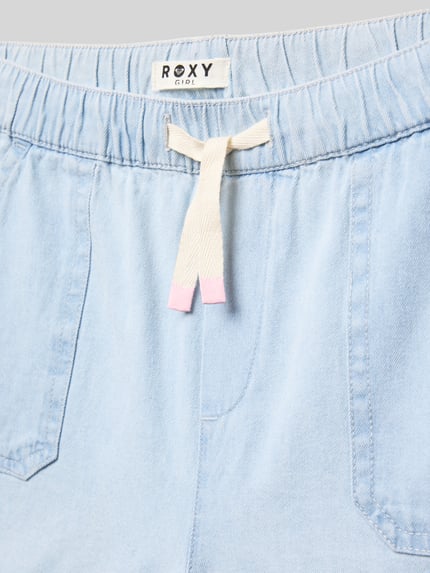 Roxy Jeansshorts mit elastischem Bund Modell 'CALL ON ME' Hellblau 2