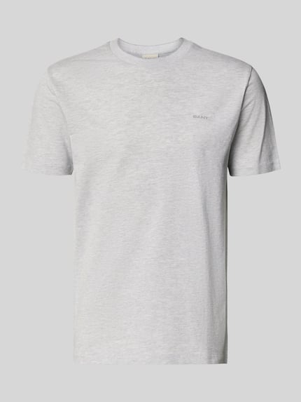 Productfoto, T-shirt met ronde hals en labelstitching van Gant, puur katoen, regular fit, ruglengte maat M 69 cm, lichtgrijs, glad oppervlak