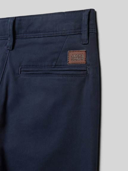 Produktfoto, Hose mit Eingrifftaschen Modell 'MARCO' von Jack & Jones aus Baumwoll-Elasthan-Mix, Regular-Fit, glatte Struktur, dunkelblau