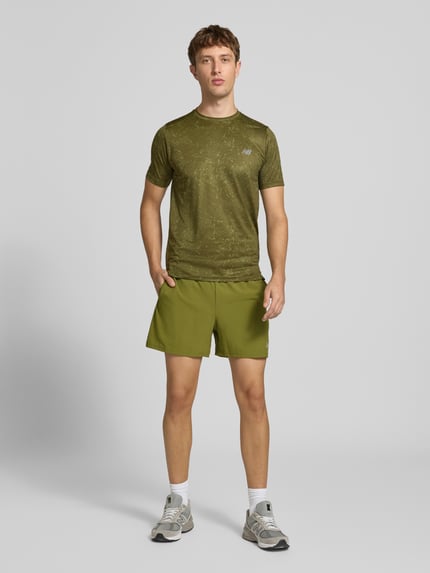 New Balance Shorts mit elastischem Bund und Logo Gruen 1