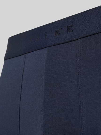 Produktfoto, dunkelblaue Trunks mit elastischem Logo-Bund Modell 'Daily Comfort' von Falke, glatter Baumwoll-Mix mit Stretch-Anteil