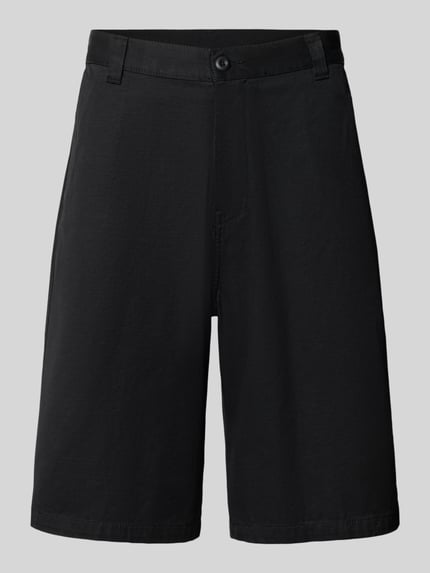 Produktfoto, schwarze Bermudas mit Baumwoll-Anteil Modell 'Brader' von Carhartt Work In Progress im Relaxed Fit, Knopf- und Reißverschluss, Bundweite 44 cm, Innenbeinlänge 30 cm, seitliche Eingriff- und Gesäßtaschen, glatte Textur, eckige Form.