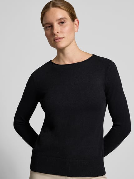 Christian Berg Woman Regular Fit Strickpullover aus Viskose-Mix mit U-Boot-Ausschnitt Black 3