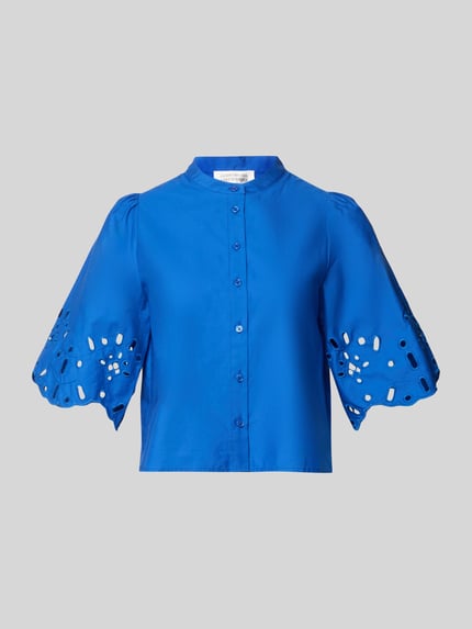 Produktfoto, Regular Fit blouse met ajourwerk model 'Marika' van GUIDO MARIA KRETSCHMER WOMAN, puur katoen, felblauw, halflange mouwen, opstaande kraag, doorknoopsluiting, ruglengte maat 36: 50 cm, mouwlengte maat 36: 32 cm