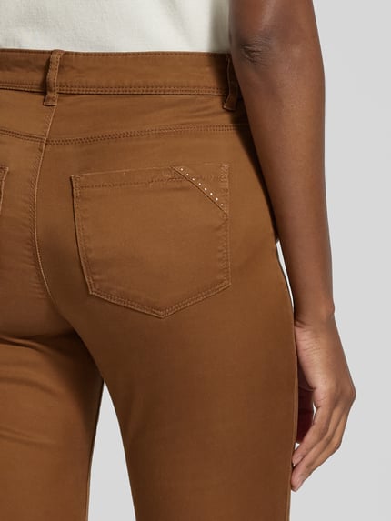 Christian Berg Woman Slim Fit Jeans mit Eingriff- und Gesäßtaschen Cognac 3
