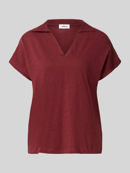 Produktfoto, Regular Fit Poloshirt aus reiner Baumwolle von s.Oliver RED LABEL in Dunkelrot, leicht strukturierte Oberfläche, schlichte Form.