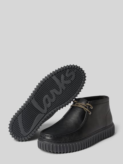 Clarks Schnürschuh aus Rindsleder mit Profilsohle Modell 'Torhill Hi' Black 4