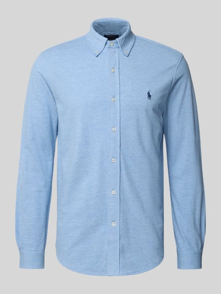 Produktfoto, Freizeithemd mit Knopfleiste von Polo Ralph Lauren in Hellblau, reine Baumwolle, Button-Down-Kragen, Regular Fit, Knopfleiste, sichtbares Label-Stitching, Rückenlänge 75 cm, Schulterbreite 44 cm, Ärmellänge 66 cm bei Größe M.