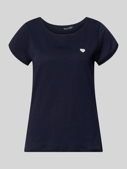 Productfoto, T-shirt met Stitching en ronde hals van Christian Berg Woman van puur katoen in regular fit met rolzoom, ruglengte maat S 62 cm, effen donkerblauw met hart detail links vooraan.