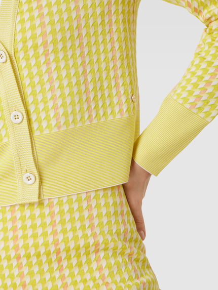 Marc Cain Cropped Strickjacke mit Hahnentrittmuster GELB 3
