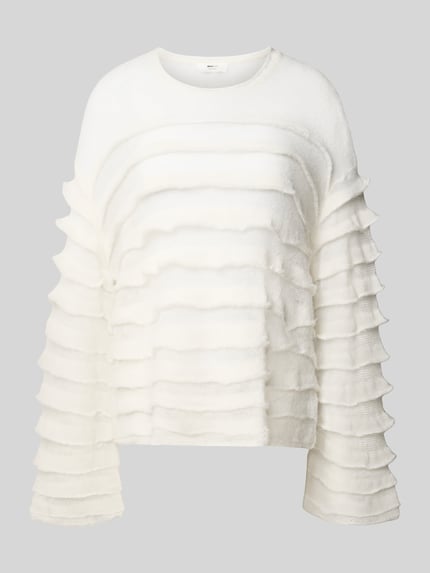 Produktfoto, Strickpullover im Stufen-Look mit Rundhalsausschnitt von Gina Tricot, mieszanka materiałów z domieszką alpaki, krój regular fit, efekt stopniowania, okrągły dekolt, długość tyłu w rozmiarze S: 55 cm, długość rękawów w rozmiarze S: 59 cm