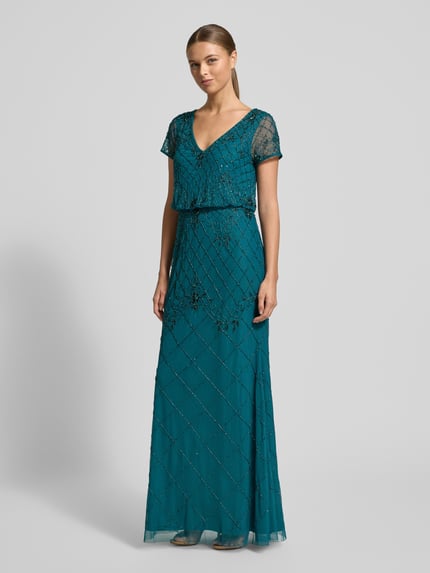 Vrouwenmodel draagt Abendkleid mit V-Ausschnitt und Perlenbesatz van Adrianna Papell, getailleerd maxijurk, blauwgroen, voorkant, full-body shot.