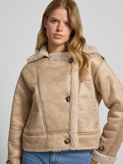 ONLY Kurtka o kroju regular fit z imitacji skóry welurowej model ‘YLVA’ Piaskowy melanż 3