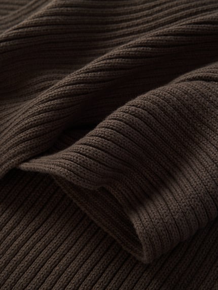 Produktfoto, dunkelbrauner Rippstrick mit Strukturmuster und Label-Patch, Schal mit Label-Patch aus Kaschmir von CAMEL ACTIVE
