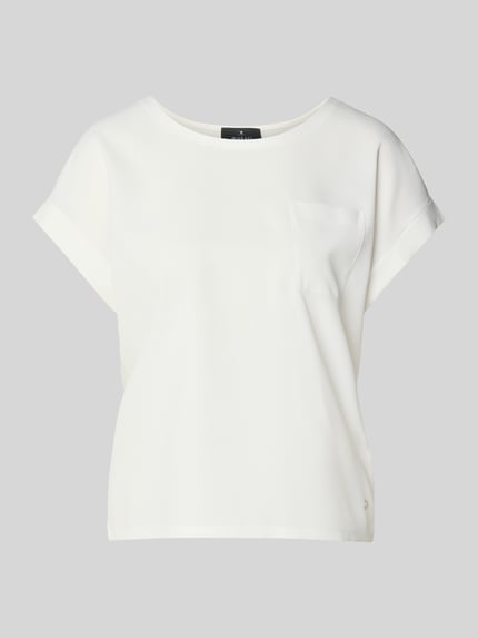 Produktfoto, Blusenshirt mit verlengde rug en borstzak van monari, wit, recht model, ronde hals, mouwen met omslag, labeldetail, gladde textuur