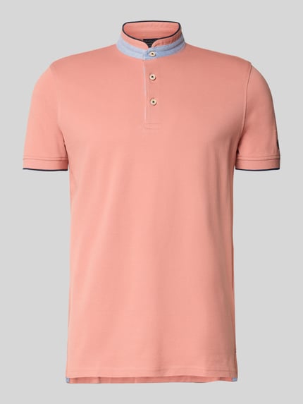 Produktfoto, Regular Fit Poloshirt aus reiner Baumwolle mit Stehkragen von Christian Berg Men, różowy, krótkie rękawy, krój regular fit, elastyczne zakończenia rękawów, bawełna, długość tyłu w rozmiarze M 75 cm