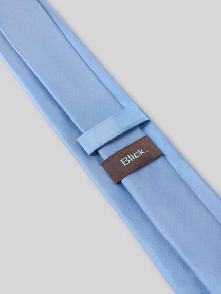 Productfoto, lichtblauwe stropdas van zuiver zijde met deelnaad en labeldetail, klassieke pasvorm, Breedte maat 1: 8 cm, Krawatte aus reiner Seide mit Label-Detail van Blick