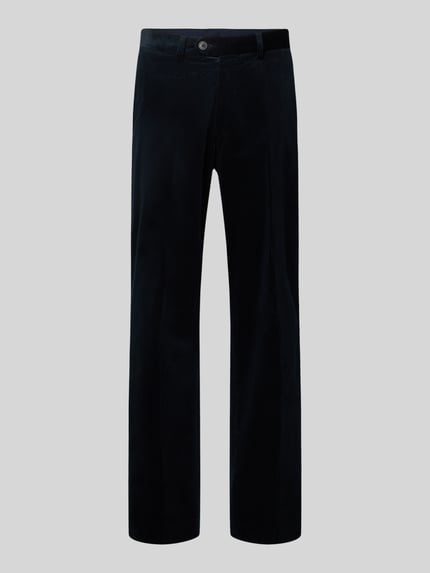 Produktfoto, Regular Waist Business-Hose mit Bundfalte Cord von Selected Homme in dunkler Unifarbe, Strukturmuster, Cord, gerade Form, Knopfverschluss, Gürtelschlaufen, Bundfalte, seitliche Eingrifftaschen und Gesäßtaschen, Kontext: Herren Anzughose, Regular Fit, Straight Leg