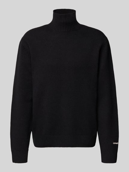 Turtleneck-Pullover mit gerippten Abschlüssen Modell 'NORREBRO' Shop The Look MANNEQUINE