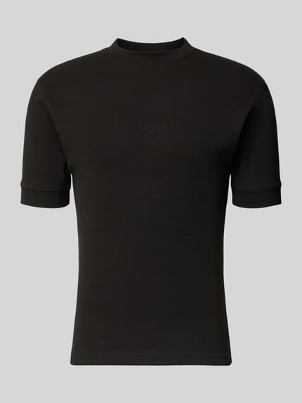 Produktfoto, Slim Fit T-Shirt mit Label-Stitching von PROHIBITED aus Baumwoll-Elasthan-Mix in Schwarz, Rundhalsausschnitt, glatte Struktur
