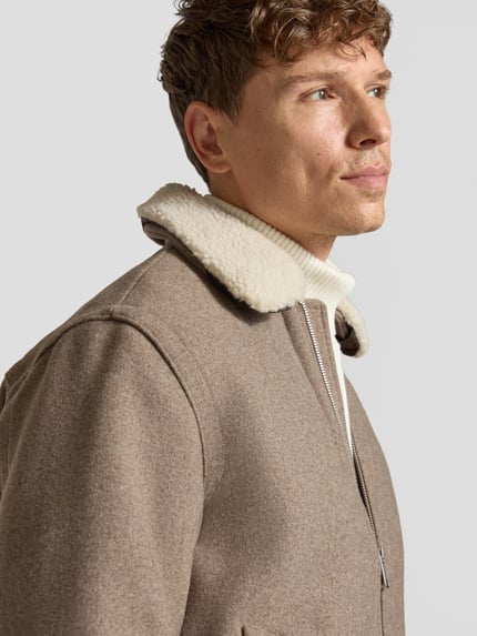 JACK & JONES Premium Regular Fit Jacke mit Umlegekragen und Reißverschluss Taupe 3