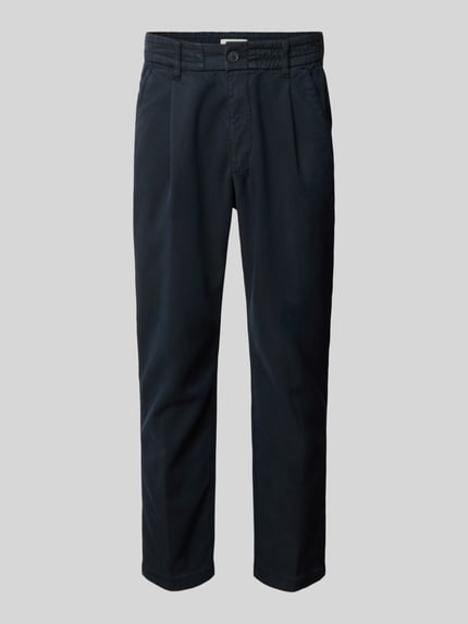 Produktfoto, Regular Fit Hose mit Eingrifftaschen Modell 'CHASY' von DRYKORN, dunkelblauer Lyocell-Mix mit Baumwoll-Anteil, sichtbare Struktur, Eingrifftaschen und Gesäßtaschen, Bundweite 41 cm, Innenbeinlänge 71 cm bei Größe 32/32.