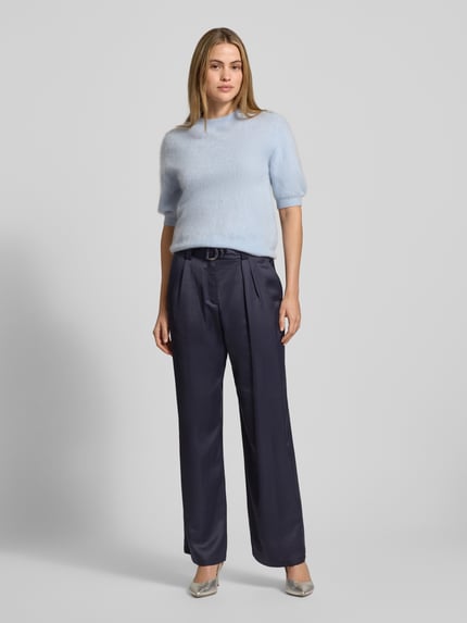 s.Oliver BLACK LABEL Relaxed Fit Bundfaltenhose aus Viskose-Mix Marine 1