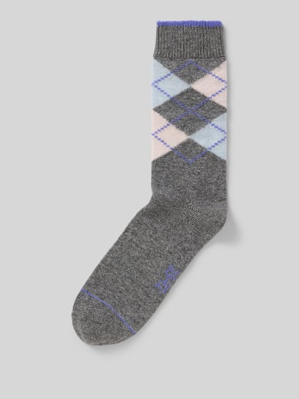 Produktfoto, Socken mit Kaschmir-Anteil und Kontraststreifen von UNIO HAMBURG, szarość z pastelową kratką, ściągacz prążkowany, bawełna z kaszmirem, design w kratkę