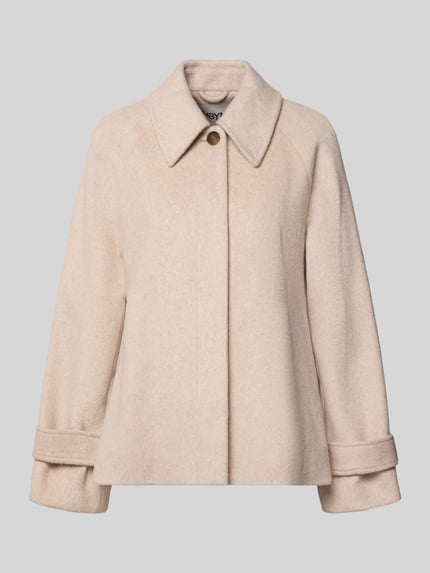 Produktfoto, Jacke aus Woll-Mix mit Kentkragen Modell 'Tary' von mbyM, beige Farbe, verdeckte Knopfleiste, strukturierte Oberfläche