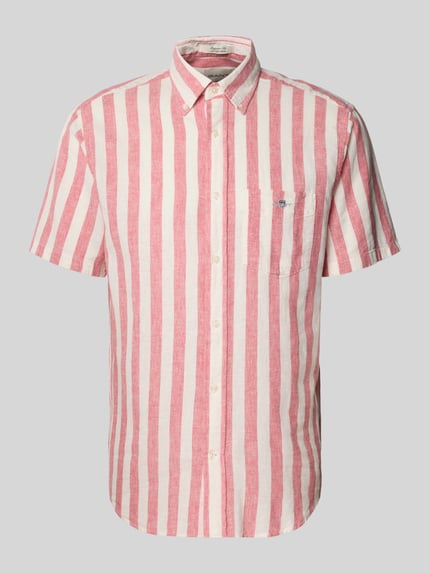 Produktfoto, Regular Fit Freizeithemd aus Leinen-Baumwoll-Mix von Gant mit rot-weißem Streifenmuster, Button-Down-Kragen, Brusttasche
