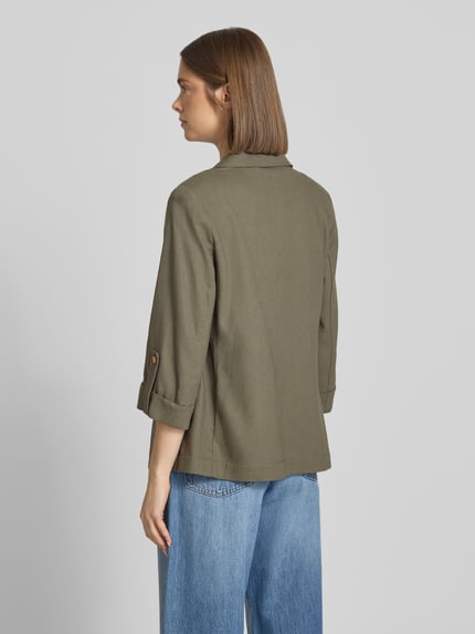 Kobiece modelka ma na sobie Relaxed Fit Blazer aus Viskose-Leinen-Mix Modell 'GOA' od Only, jednolity kolor, krój relaxed fit, rękaw 3/4, kołnierz z klapami, kieszenie z wypustkami, tkanina o matowej fakturze, widoczne szwy, widok całej sylwetki z tyłu