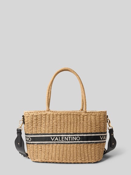 Produktfoto, Handtasche mit Label-Detail Modell 'BOHO' von VALENTINO BAGS aus Papier, natürliche Struktur, offenes Hauptfach, schwarze Label-Details, kurze Tragegriffe, verstellbarer Schultergurt, Reißverschlusstasche innen, Maße ca. 37x23x13 cm, Länge Schulterriemen 112 cm.
