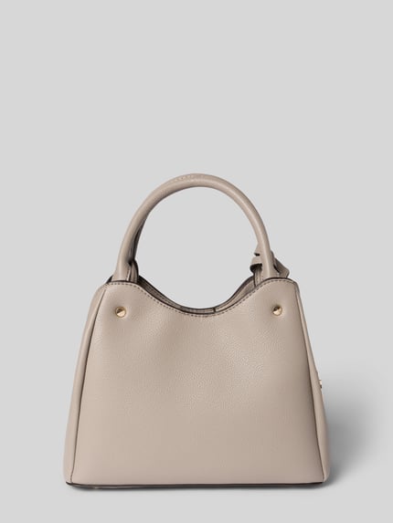Productfoto, handtas in beige met gestructureerd oppervlak, model 'ECO MERIDIAN II' van guess, hoofdvak met ritssluiting, labelapplicatie, draagbanden en schouderband, breedte 30 cm, lengte 21 cm, diepte 12 cm, schouderbandlengte 122 cm.