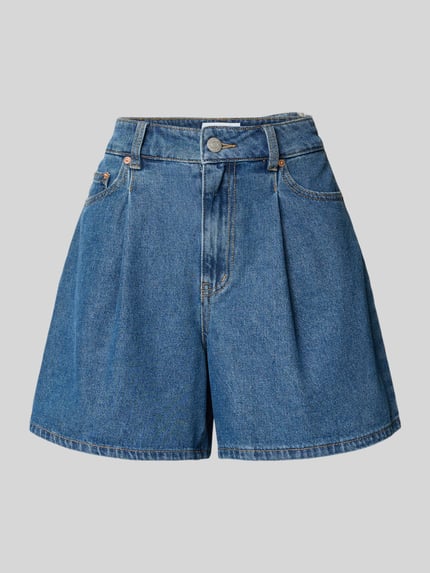 Produktfoto, Jeansshorts mit Eingrifftaschen Modell 'GEMMA' von YAS aus Reine Baumwolle im Regular-Fit, mittleres Blau, sichtbare Nähte, Bundweite bei Größe 36: 37 cm, Innenbeinlänge bei Größe 36: 41 cm