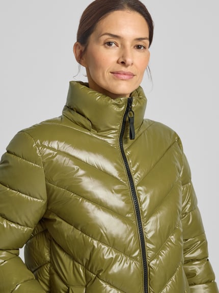 Christian Berg Woman Selection Steppjacke mit Kapuze und Reißverschluss Oliv 3