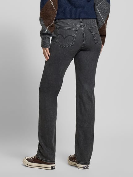 Vrouwenmodel draagt Straight Fit Jeans met 5-pocket-design van Levi's®, grijze katoenmix met viscose, rechte snit, taille 38 cm, binnenbeenlengte 78 cm, volledige lichaamsweergave achteraan.