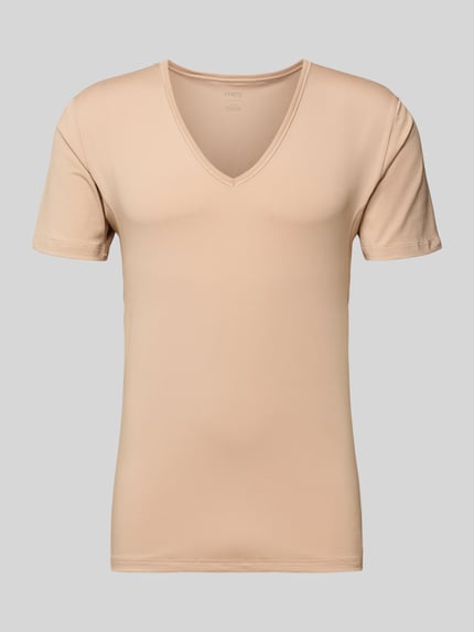 Produktfoto, T-Shirt mit V-Ausschnitt von Mey in Beige, schmal geschnitten aus Baumwoll-Mix mit Stretch-Anteil, für Herren, glatte Struktur.