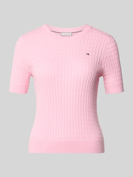 Produktfoto, Slim Fit T-Shirt aus reiner Baumwolle von Tommy Hilfiger, Optik: Unifarben, Muster: Zopfmuster, Logo-Detail, Strick, rosa.