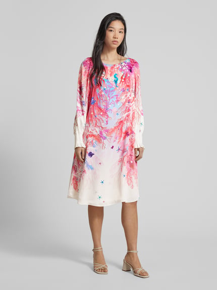 Marc Cain Knielange jurk van viscose met all-over motief Abrikoos - 1