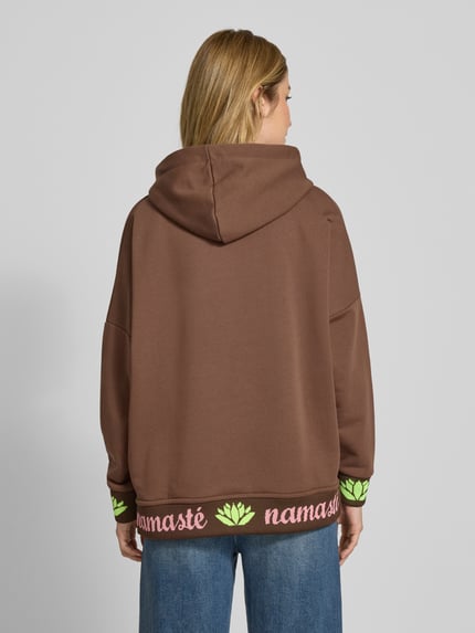 miss goodlife Hoodie met siersteentjes en extra brede schouders Chocoladebruin - 5