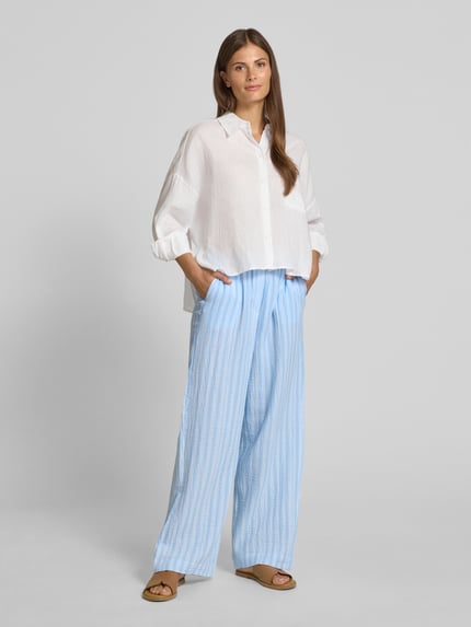 VERO MODA Spodnie materiałowe o kroju regular fit z czystej bawełny model ‘NANNA’ Jasnoniebieski 1