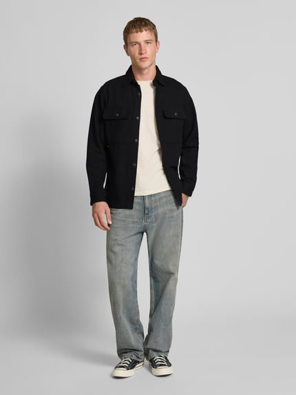 JACK & JONES Premium Koszula casualowa o kroju regular fit z kieszeniami na piersi model ‘Rayle’ Czarny 1