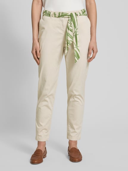 Christian Berg Woman Slim Fit Chino mit Bindegürtel Ecru 4